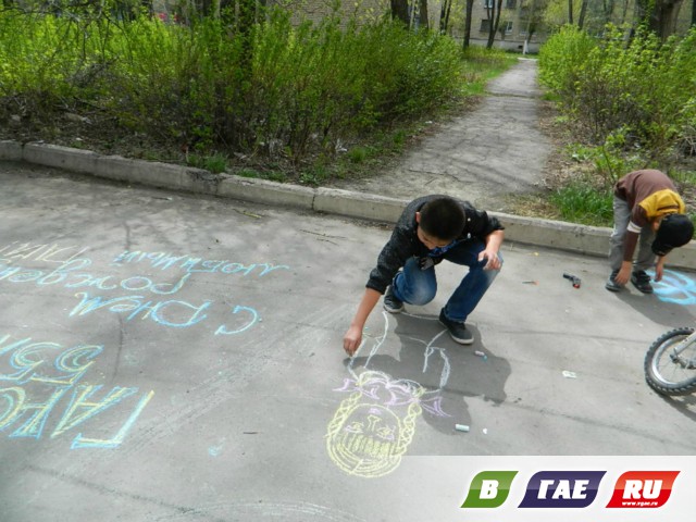 Назад в СССР у кинотеатра 