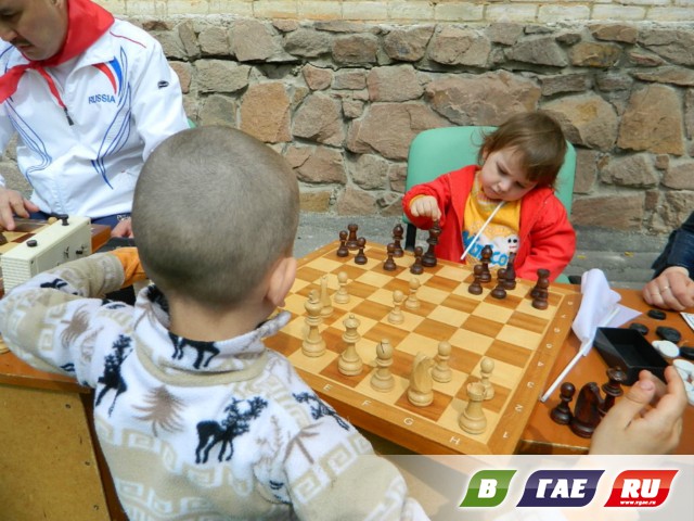 Назад в СССР у кинотеатра 