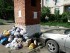 При свете дня не видят мусорных баков