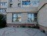 В пустующем магазине бьют окна