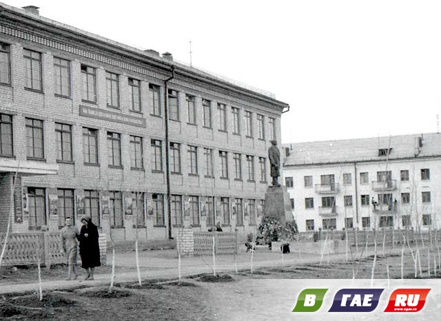 Сколько лет шахтеру?