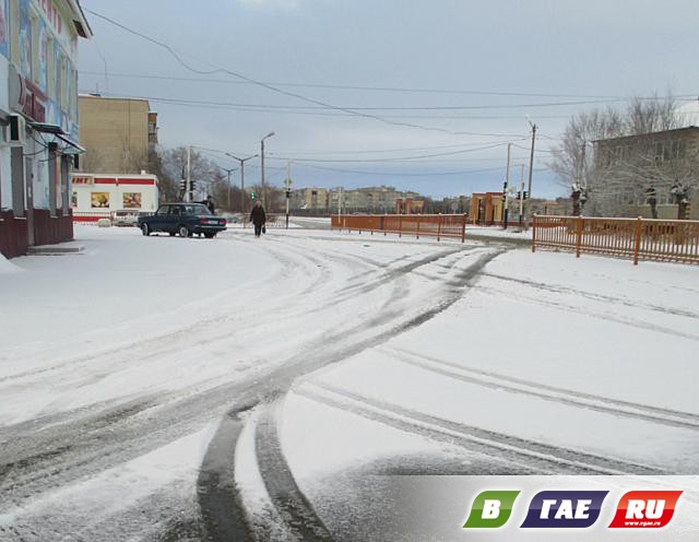 Апрель: Гай в снегу