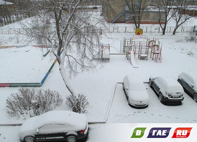 Апрель: Гай в снегу