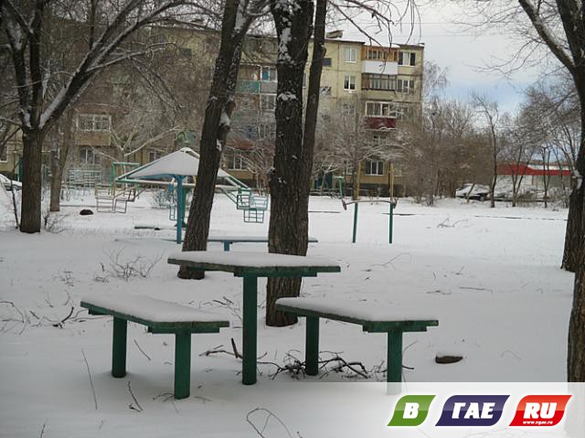 Апрель: Гай в снегу