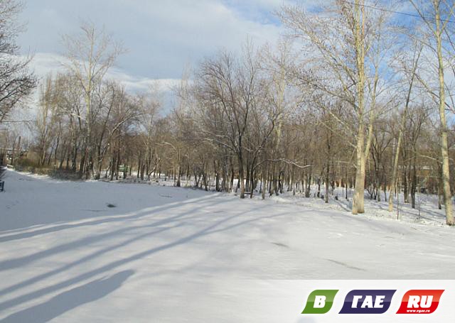 Апрель: Гай в снегу