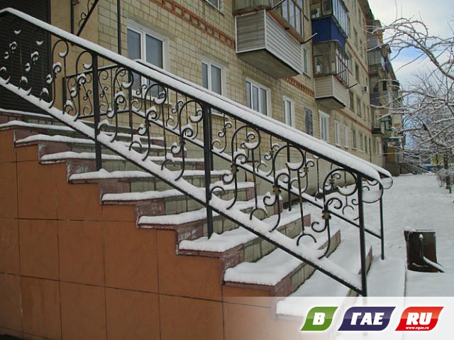 Апрель: Гай в снегу