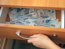 Похитил 12 000 рублей у жительницы Гая