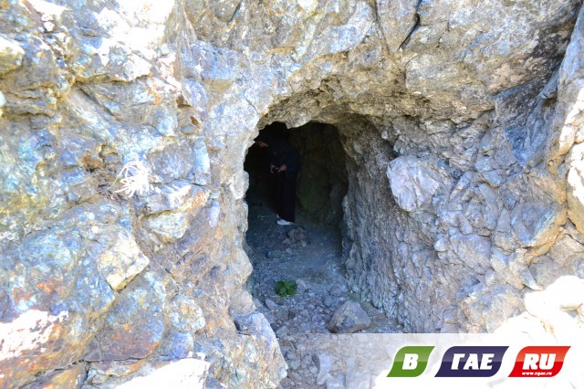 Возле Ишкинино есть пещера