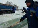 Лёд  Камейкинского пруда переезжает в Гай