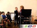 Будущие первоклашки поют в караоке