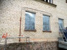 Окна &laquo;Юности&raquo; закрывают металлическими листами