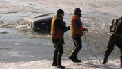 УАЗ «ушел» под лед, погиб человек
