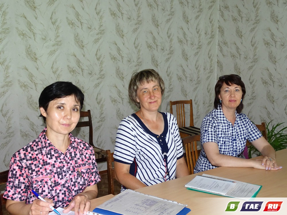 Социальные работники отмечают праздник