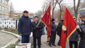 Коммунисты провели митинг у памятника Ильичу