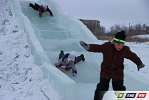Сегодня утром ледовый городок в 8 мкр распахнул двери