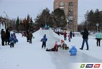 Детские забавы в «Ледовом городке» и на площади