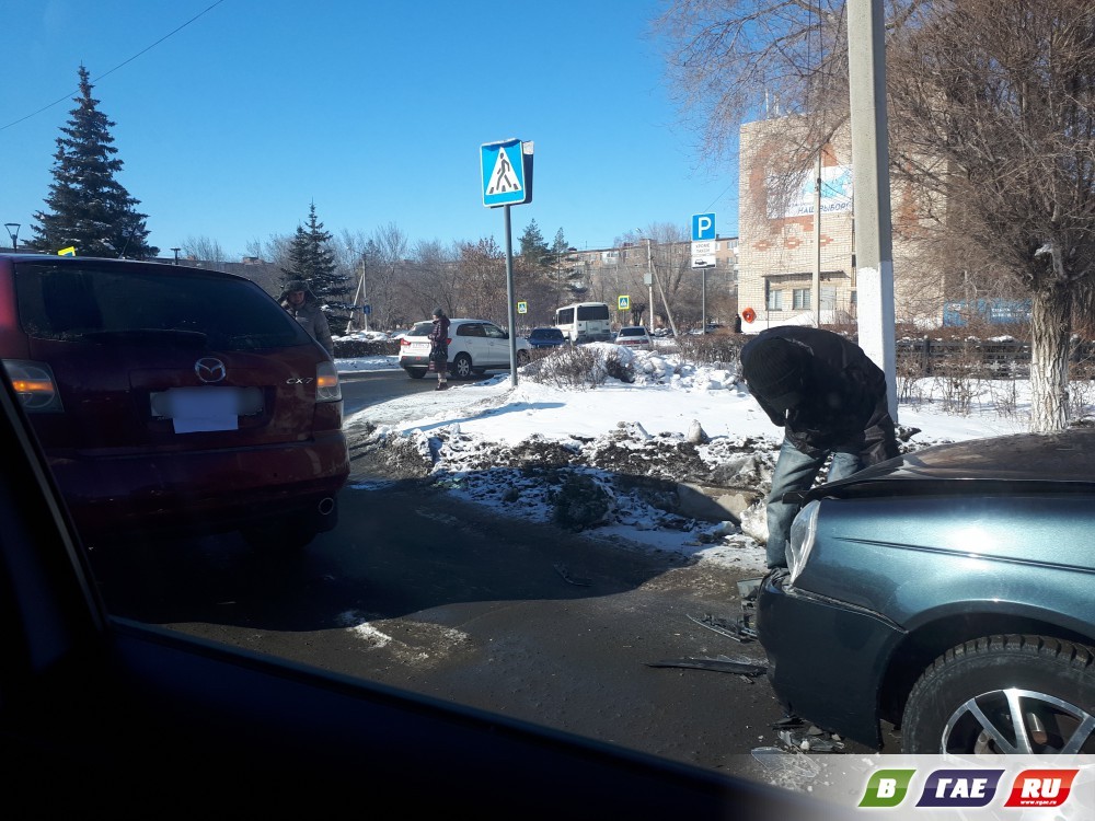 Приора въехала в Мазду