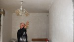 В квартире известного фельдшера-акушера в Гае проваливаются полы под  землю