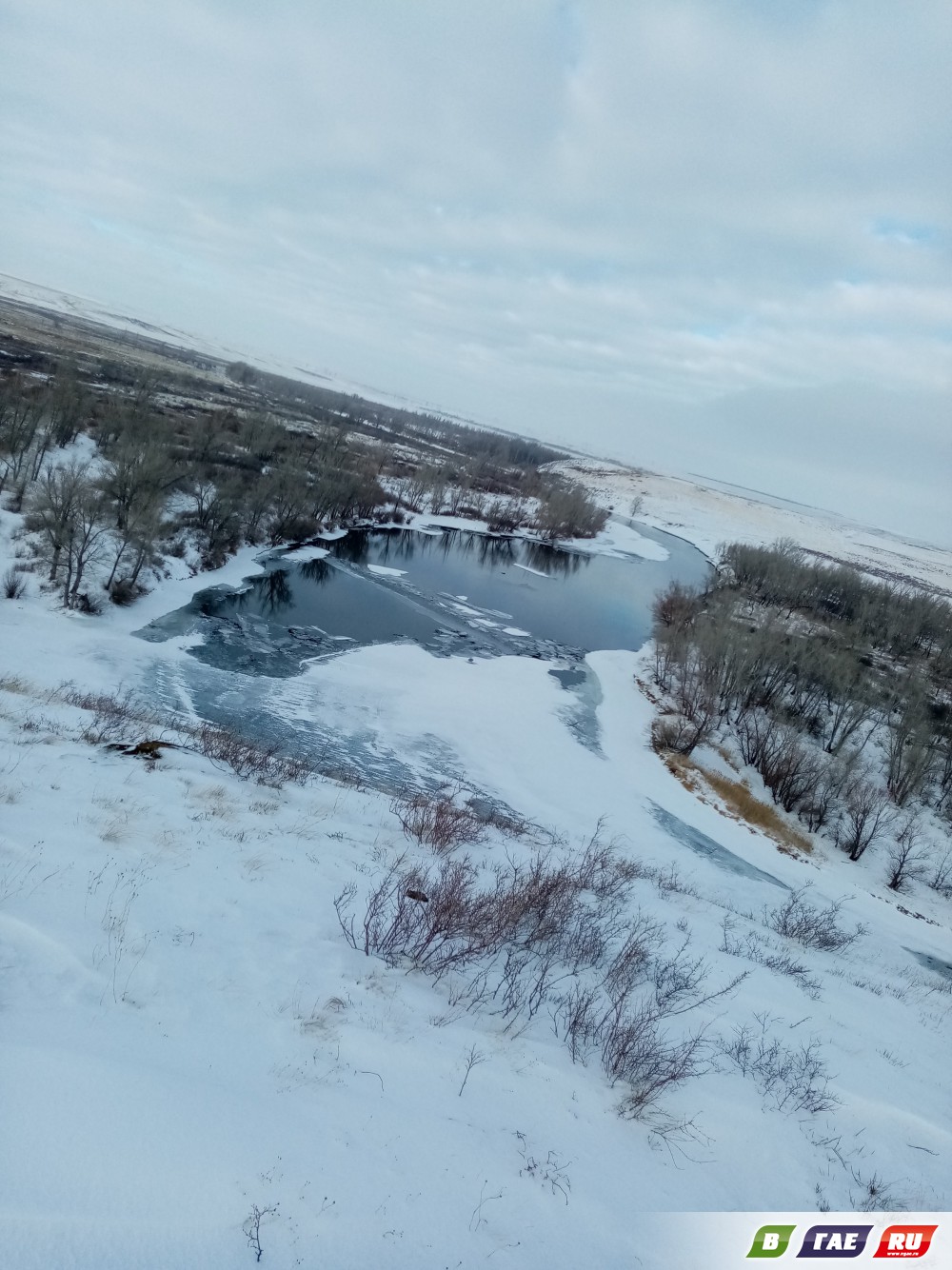 Вид с горы Урал-2 Вид от реки и следы, неподалёку