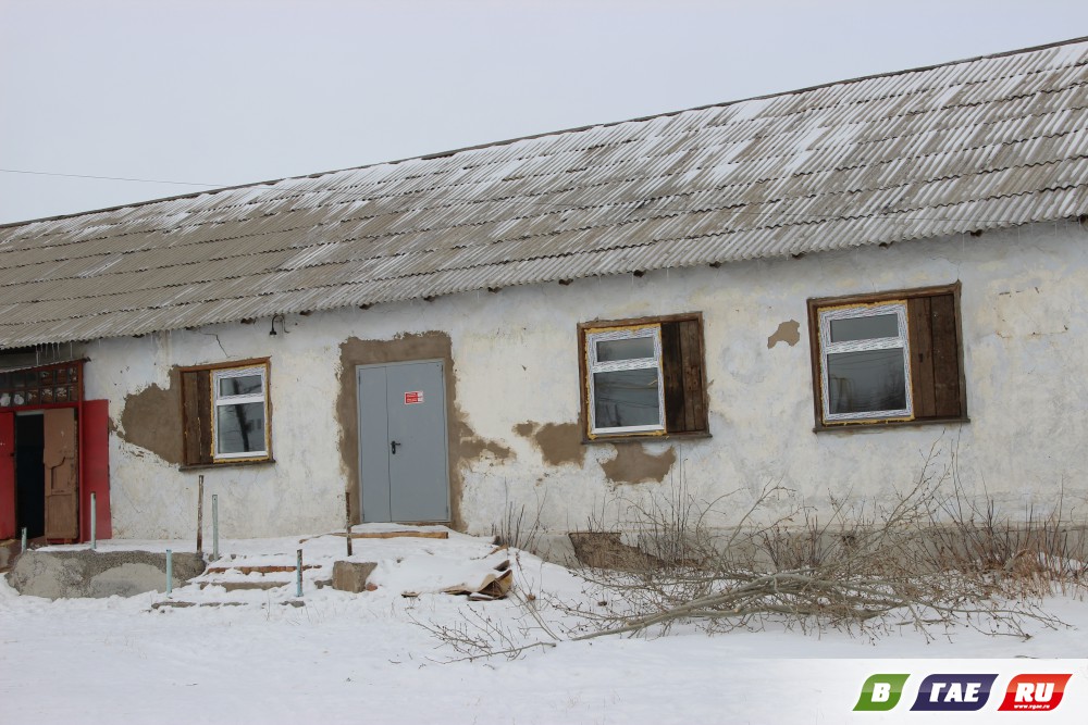 Здание бывшей геологоразведки в Калиновке меняет «лицо»