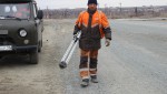 На дороге «Гай - Калиновка» выполняют геодезическую работу
