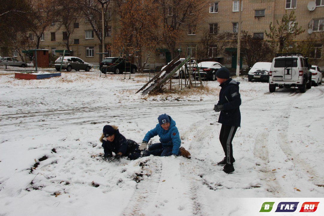 Погода в гае. Снег в Гае. Когда выпадет снег. Гай ру камеры первый снег. Погода Гай.