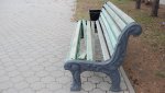 Вандалы в действии: крушат лавочки