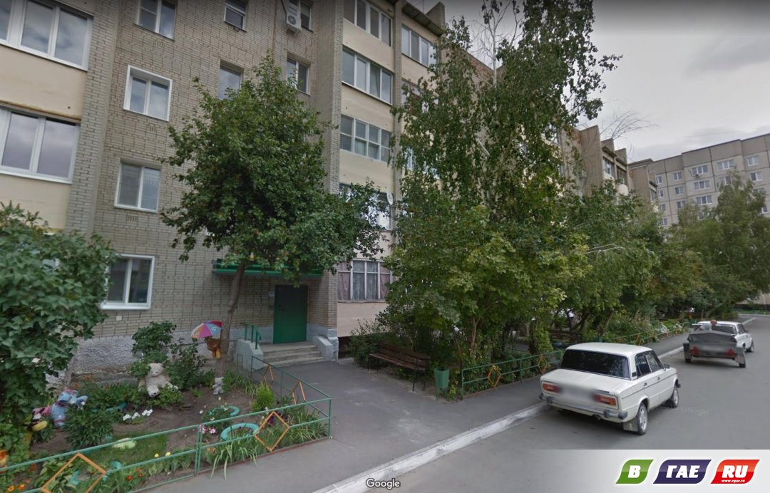 Гайчанин, выпавший ночью с пятого этажа, скончался в горбольнице