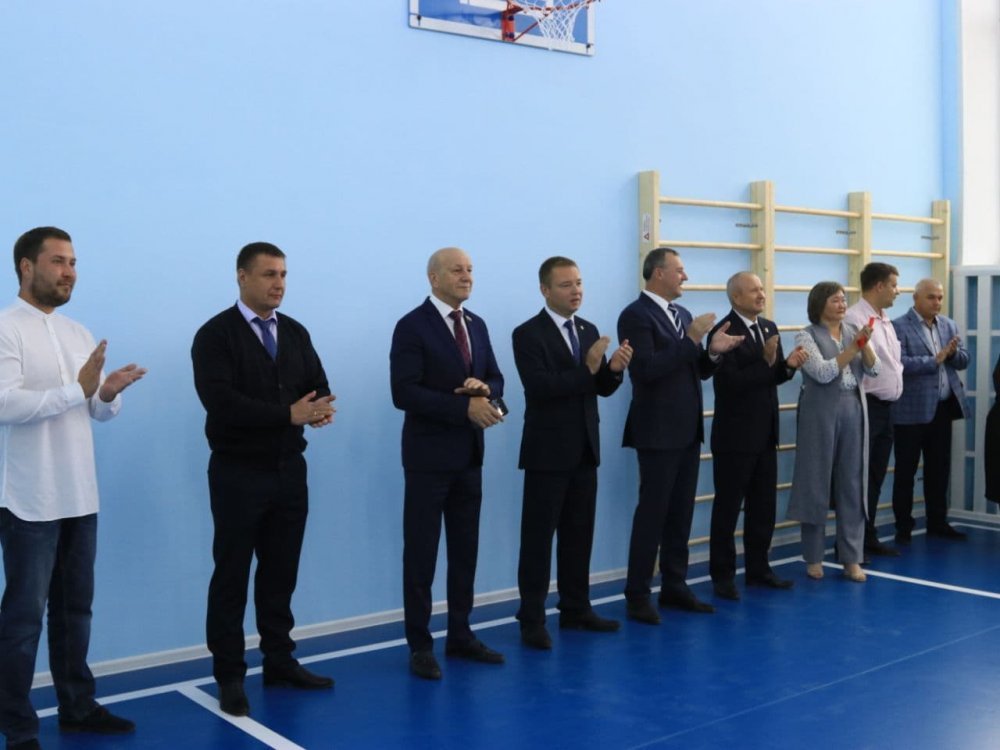 В сельской школе Бугурусланского района открылся обновленный спортзал