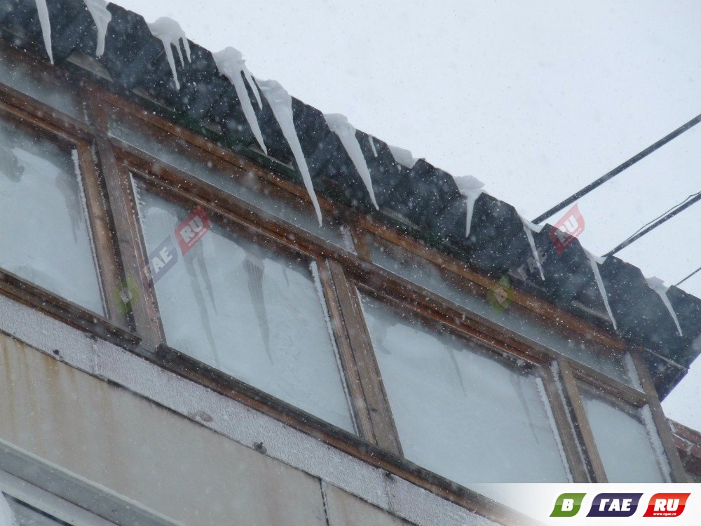 ДУ-6 уплатит 125 000 рублей  за сосульки и снежные навесы на крышах