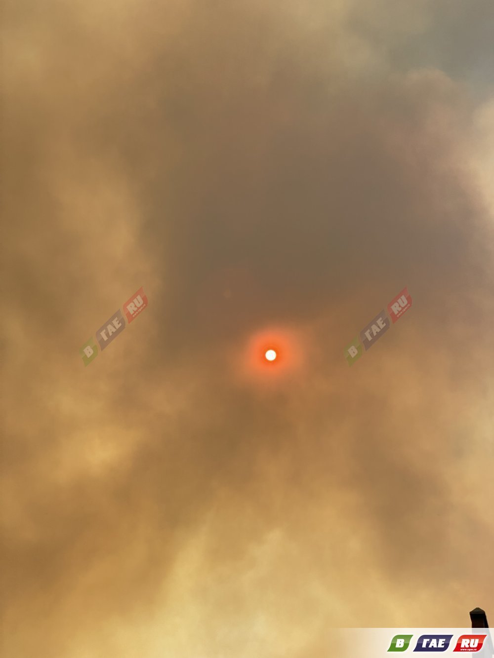 Четыре самолёта и три вертолета тушат природные пожары