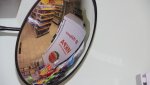 Обзорное зеркало в магазине помогает предотвращать кражи