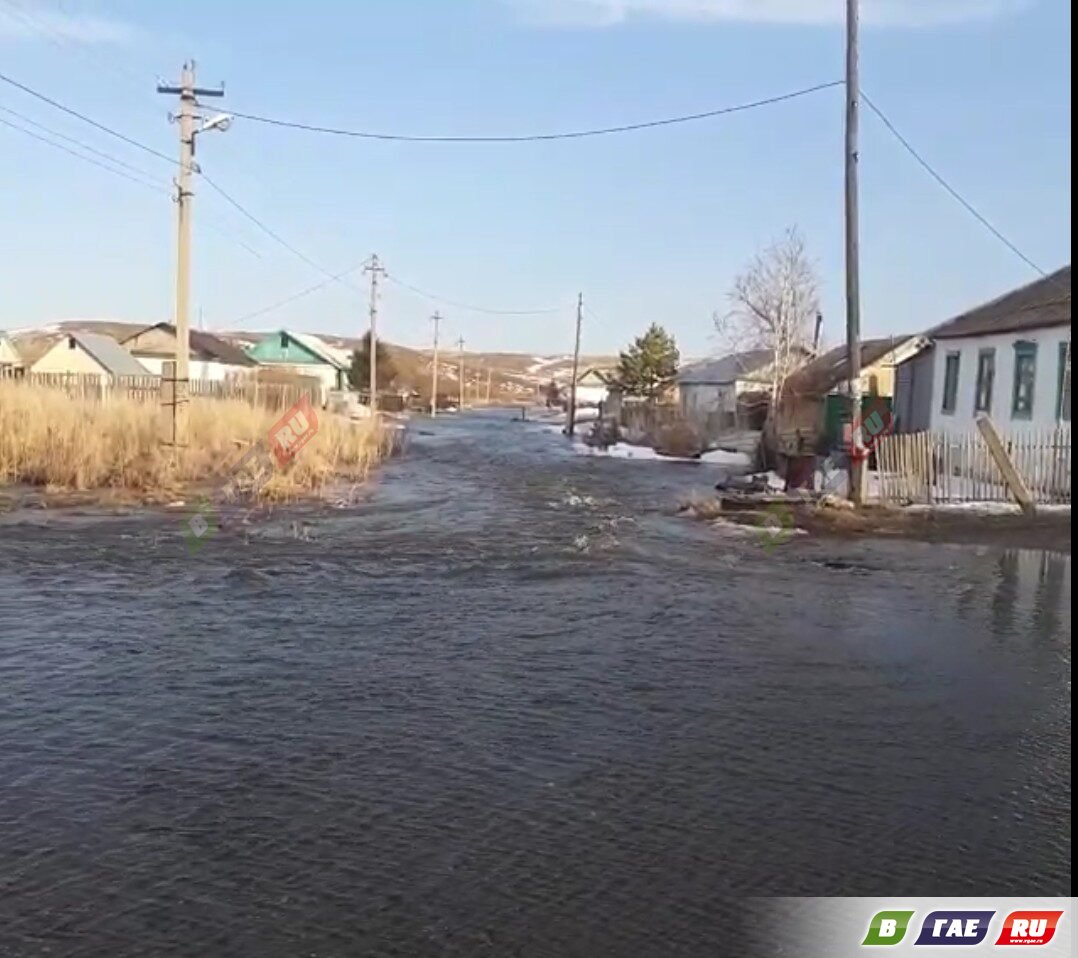 Тереклинцев спасла от затопления канава | 29.03.2023 | Новости Гая -  БезФормата