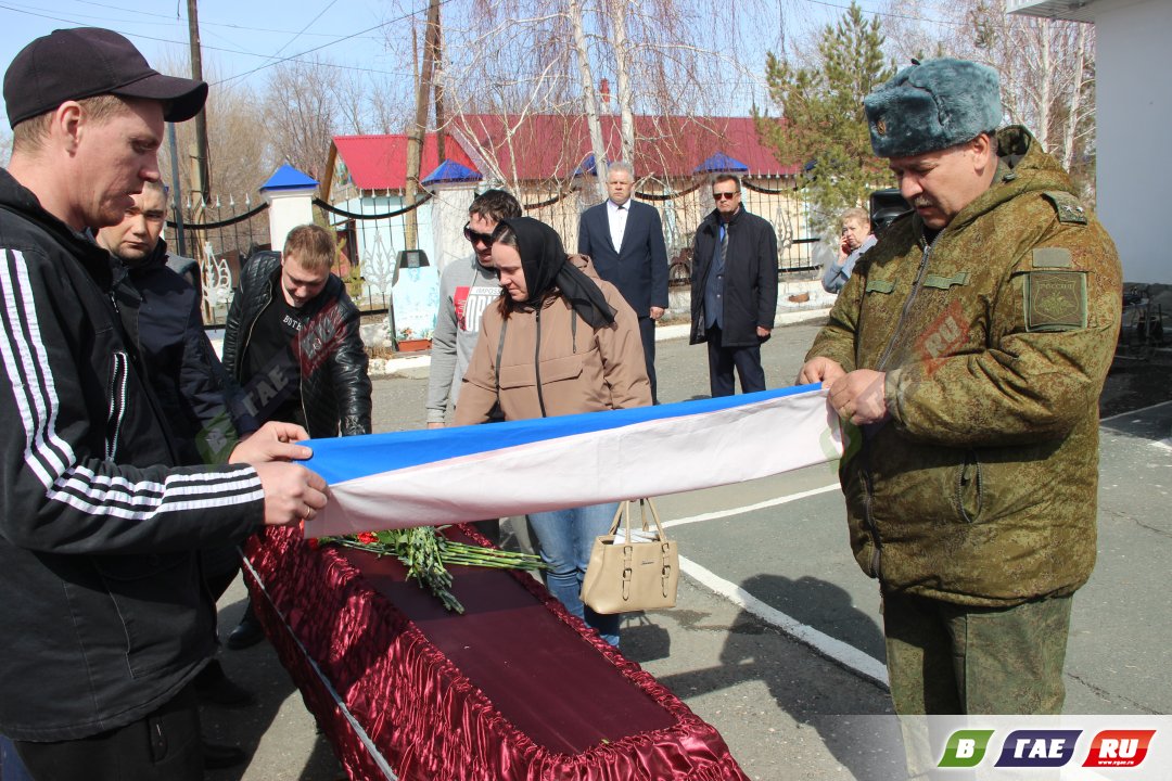 Провожающая в последний путь фрирен дата выхода