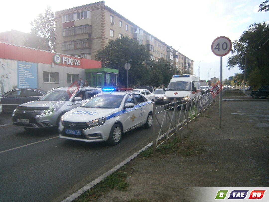 С сиреной увезли в больницу девочку, сбитую автомобилем | 06.09.2023 |  Новости Гая - БезФормата