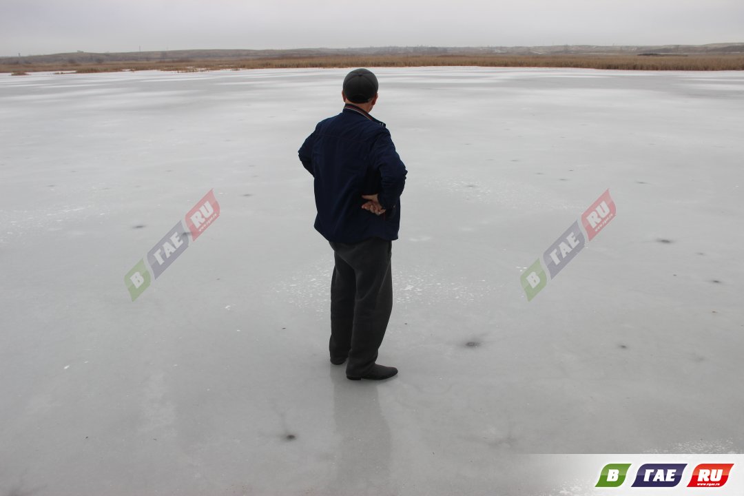 Не шуга, а крепенький лед появился на озере