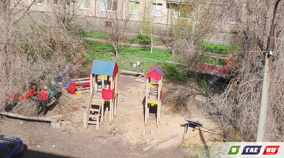 Гайчане готовят петицию Президенту В.В. Путину о демонтаже детских площадок в Гае