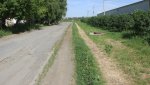 Водители пробили полевую дорогу практически в центре города