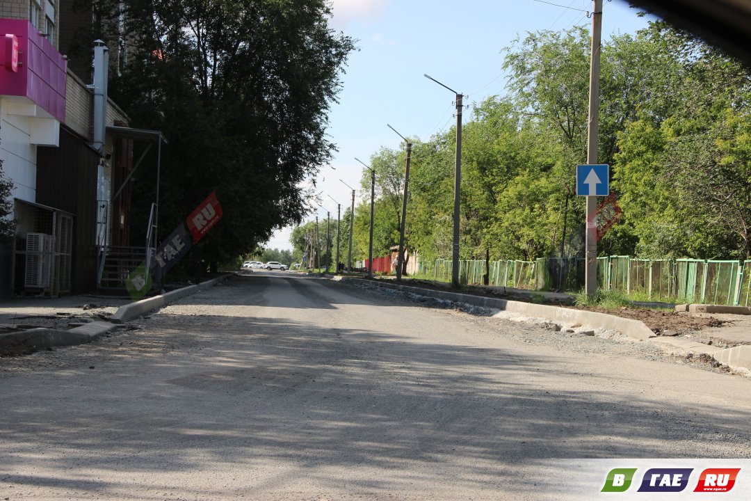 Срок окончания ремонта дороги в безымянном переулке - начало августа