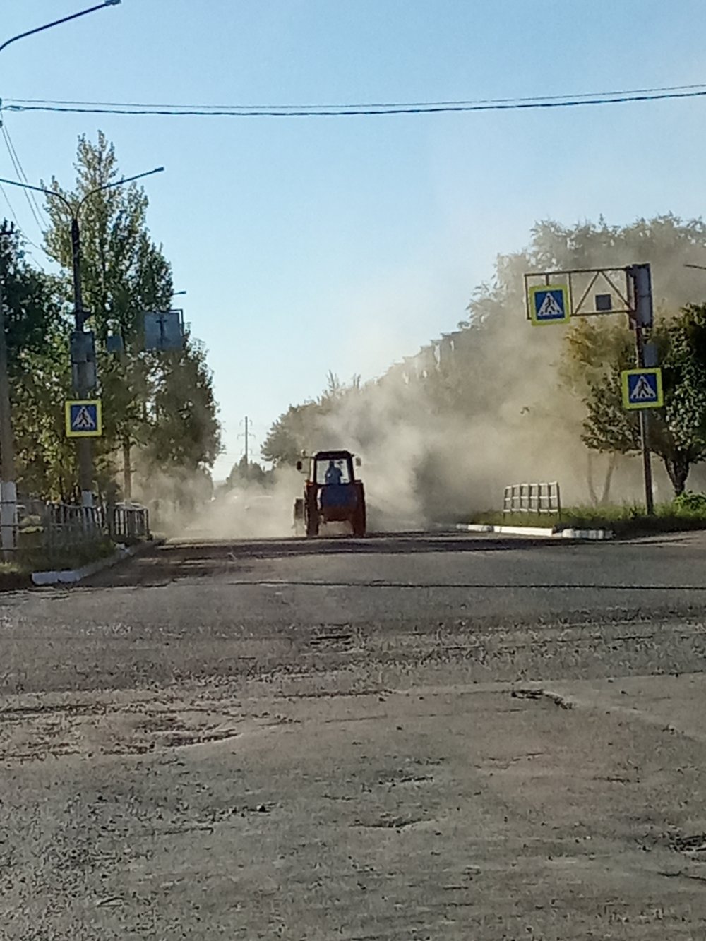 И закрыло солнце пыльной завесой