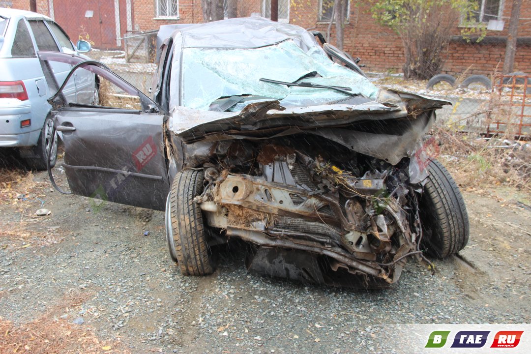 Фото автомобиля после смертельной автоаварии на трассе Орск - Гай