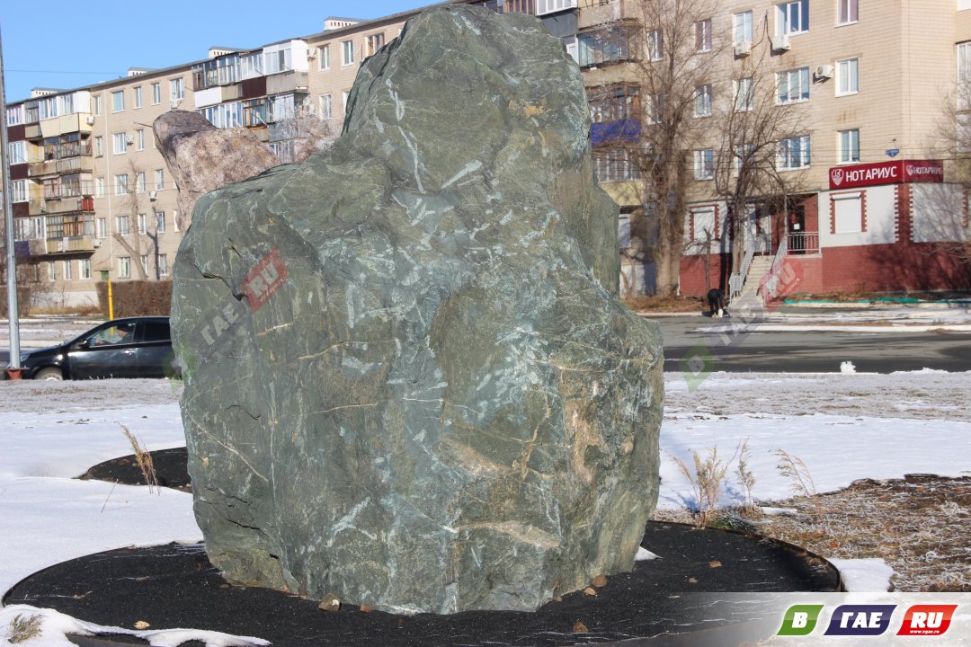 На «кольце» в Саду камней наблюдается цветение минералов