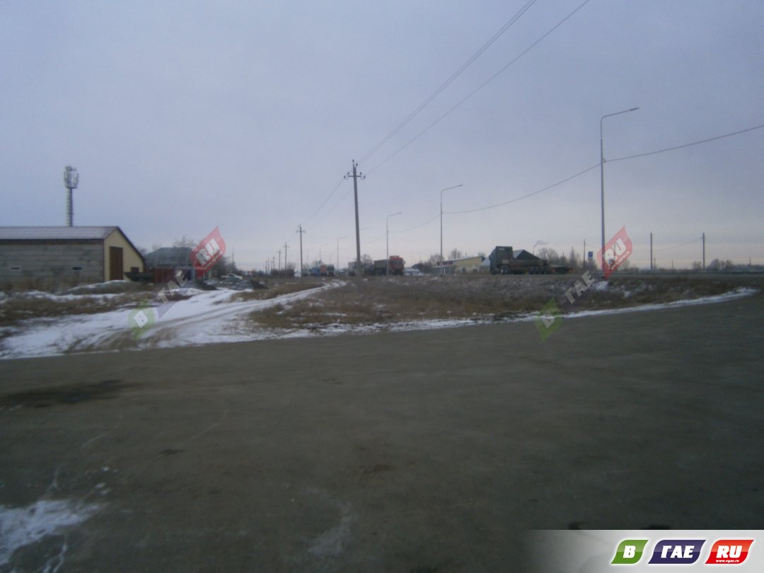 На Оренбургской трассе в сторону Орска тоже метет На Оренбургской трассе в сторону Орска тоже метет