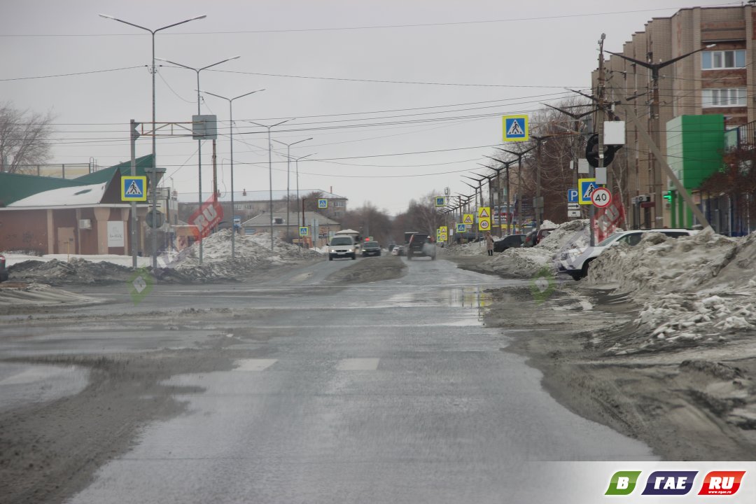 И погода помогает устранять колейность на городских дорогах