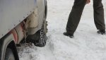 Въезды во дворы и выезды со дворов - задача нелегкая для водителей