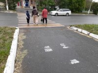 На асфальте появились надписи