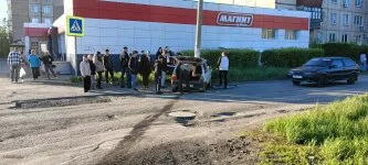 Устроил ДТП на «Оке», снес ограждение и въехал в столб
