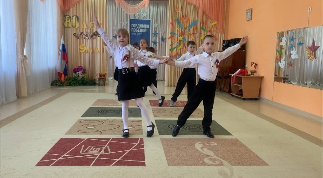 Дошколята Гайского округа приняли участие в акции «Вальс Победы».