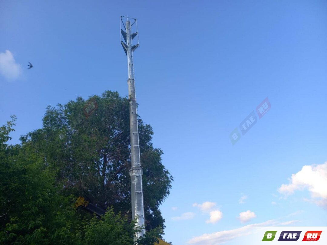 На базаре установили вышку сотовой связи