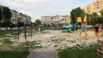 На детской площадке прошел «снегопад»